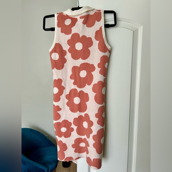 The Copper Closet 90s floral knit dress - Picture 2 of 4